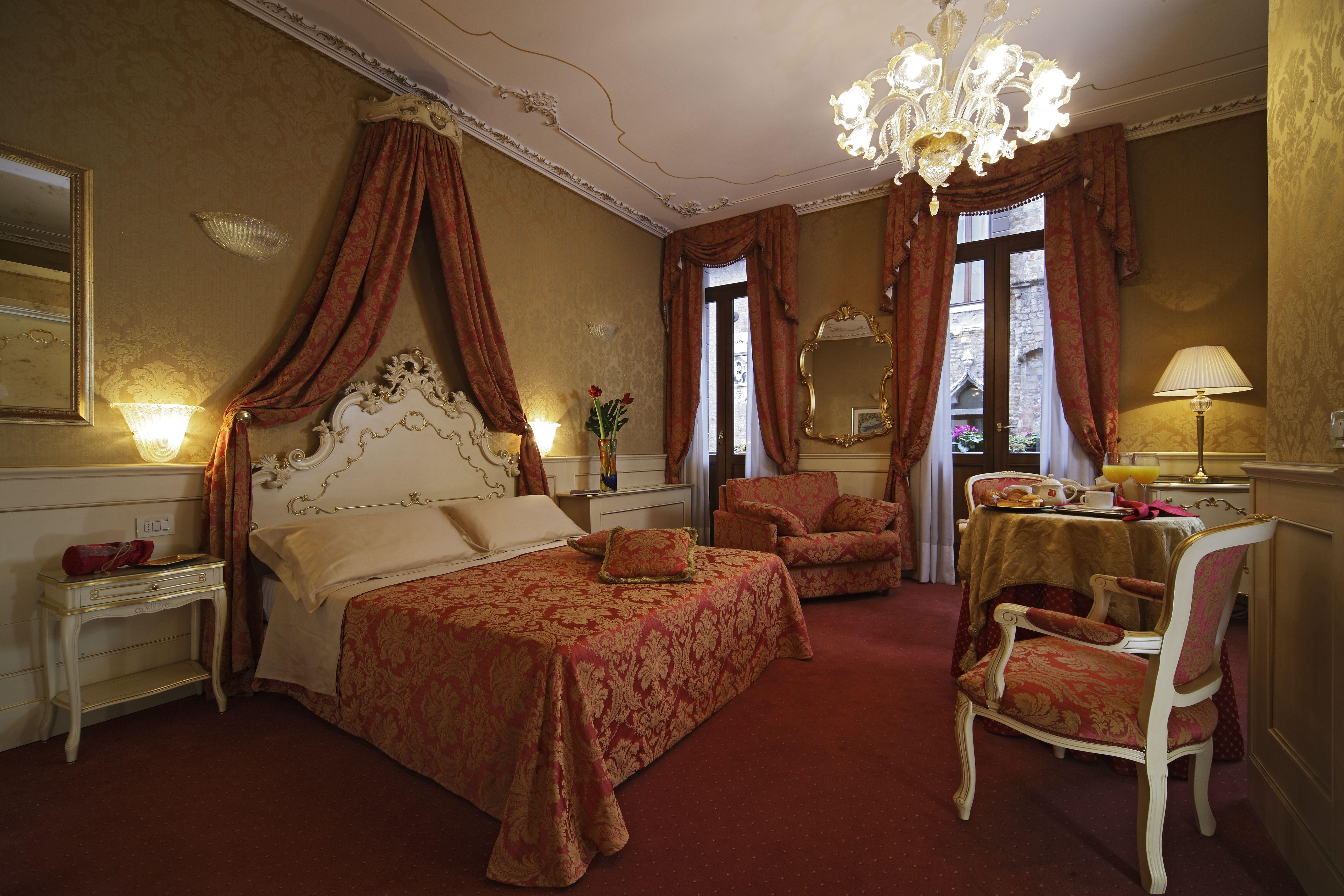Hotel Becher Veneţia Cameră foto